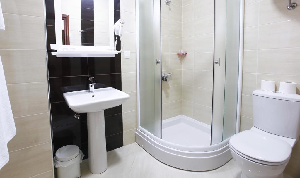 Triple Room (2 Adults + 1 Child)