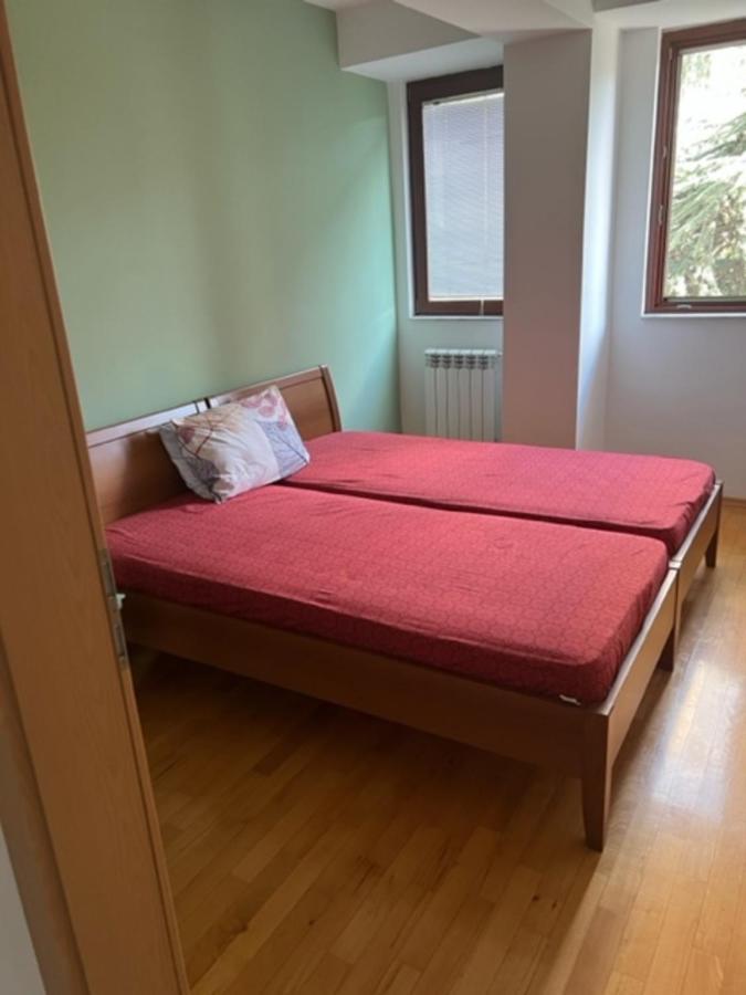 One-Bedroom Apartment,1269318622:JPEG