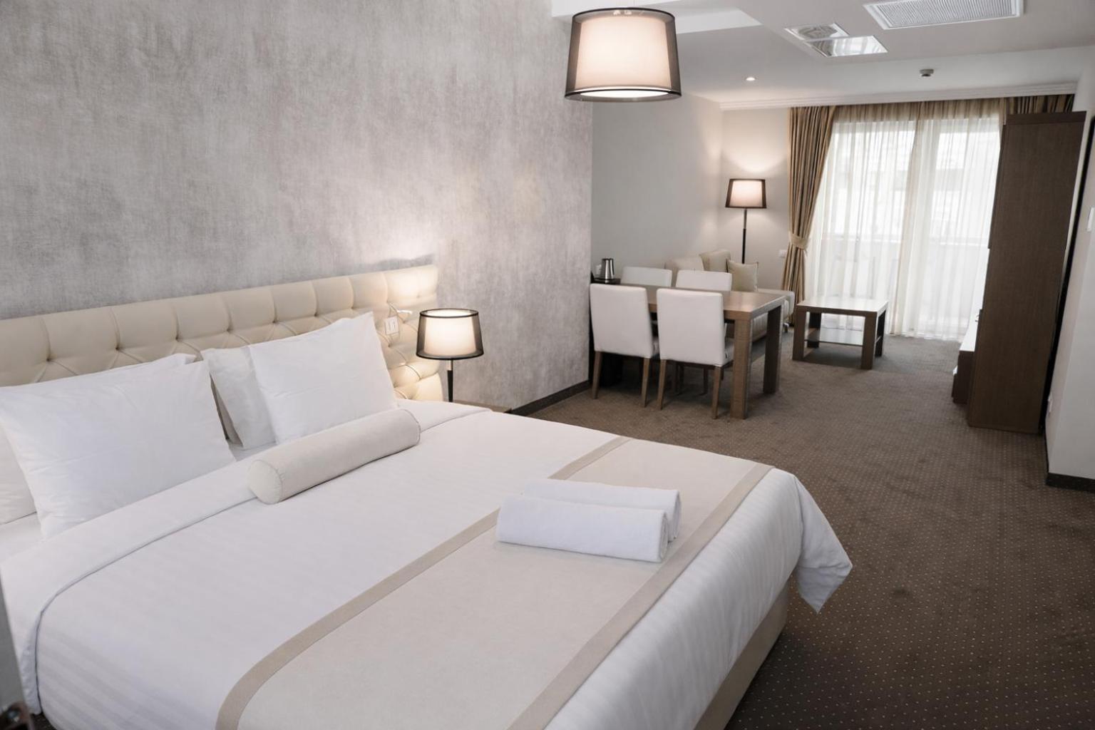 Executive Suite Spa Bath,1765400228:JPEG
