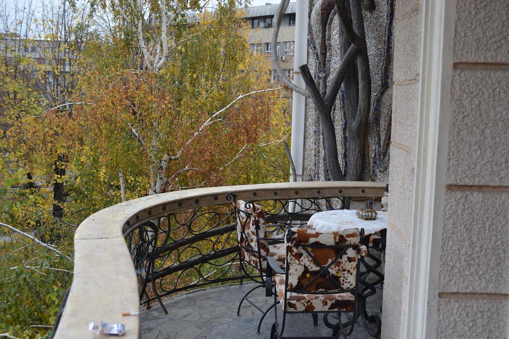 Comfort One-Bedroom Apartment with Balcony