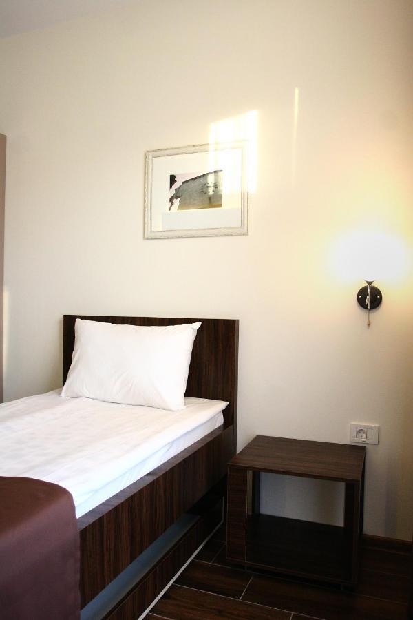 Single Room Balcony,1005015607:JPEG