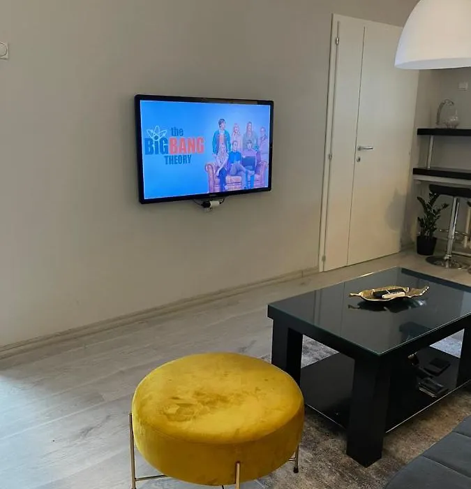 Cosy Apartment On An Amazing Location!-1