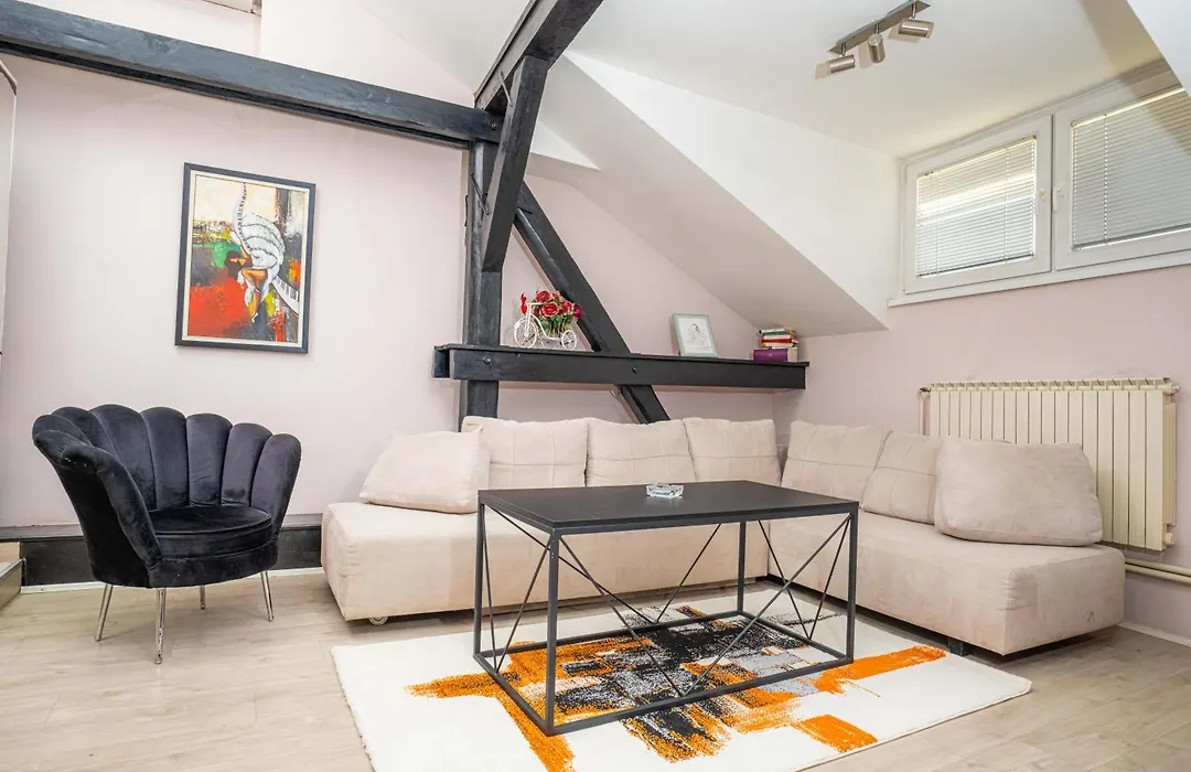 He-Ra Apartments With Free Parking-1