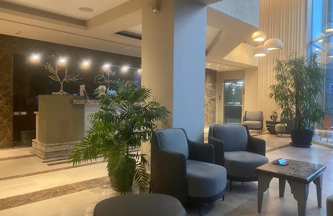 Queen'S Hotel - Zebra Centre-1