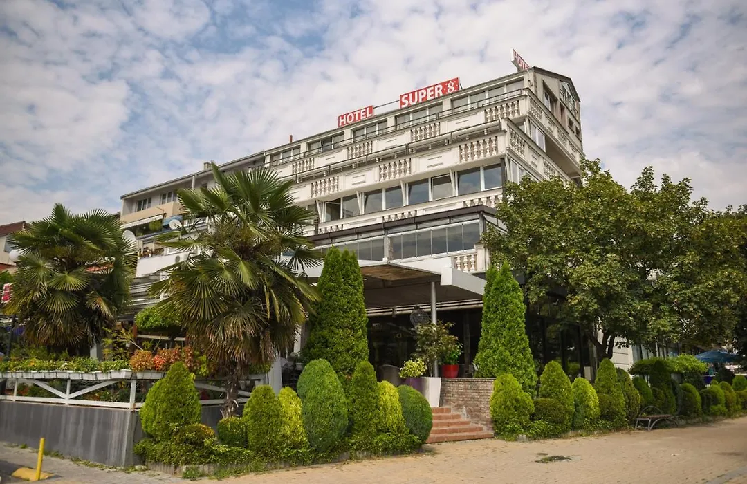 Hotel Super 8-1