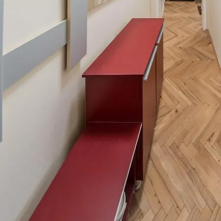 Mim'S Apartment-3