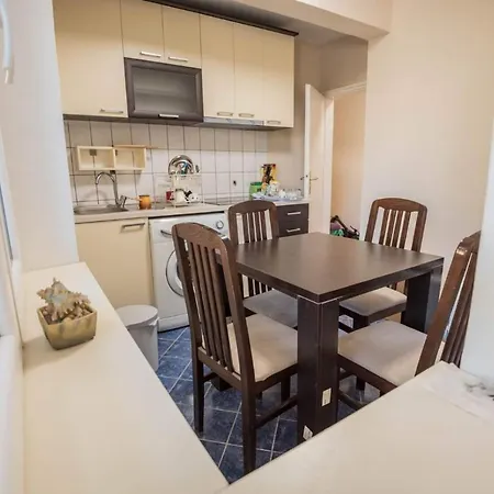 Mim'S Apartment-2