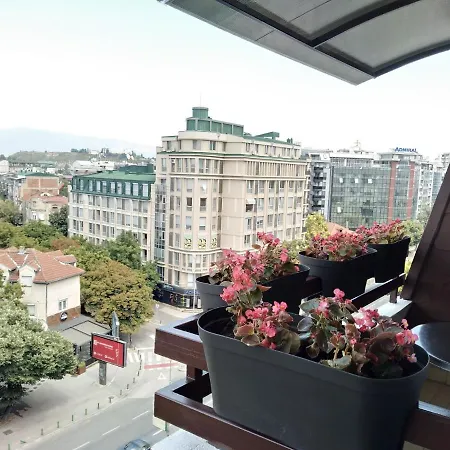 Skopje City Center Red Apartment-2