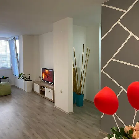 Regina'S Modern Apartment2-2