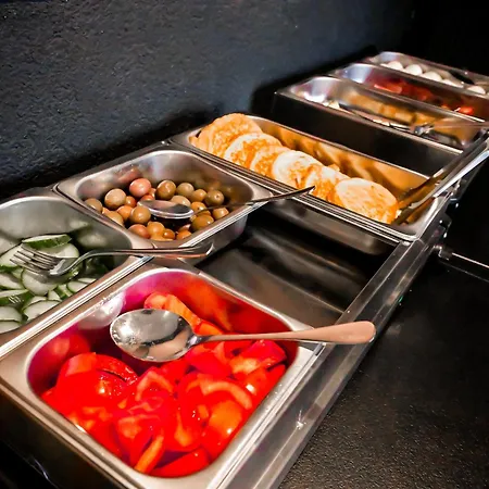 Calla Bella Rooms & Snack Bar-2