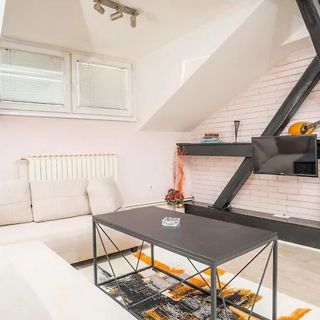 He-Ra Apartments With Free Parking-2
