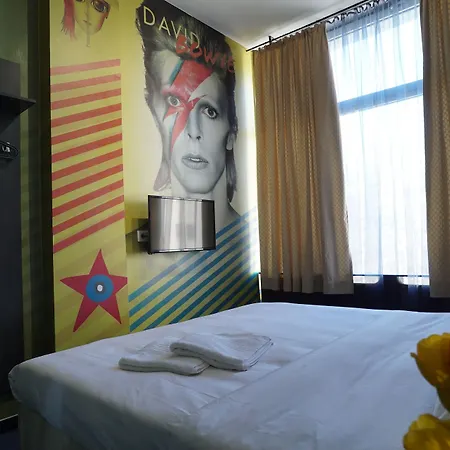 Hostel Log Inn-3