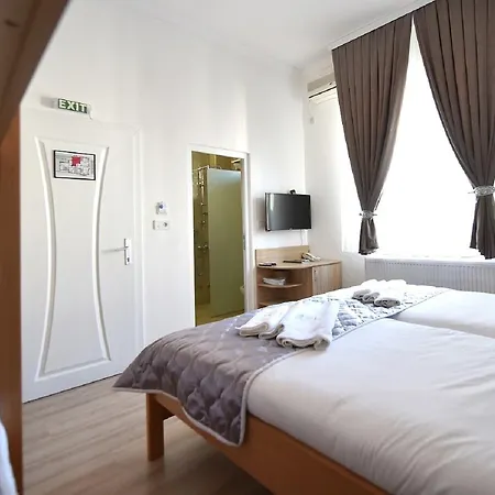 Villa Nina Hotel & Lounge Bar-2