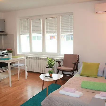 Regina'S Park Studio Apartment-3