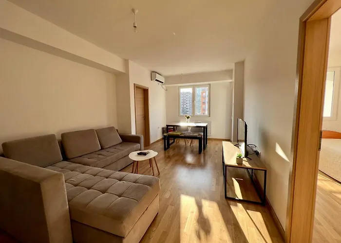 Sara'S Apartment Cozy And Close To Center With Private Parking Skopje